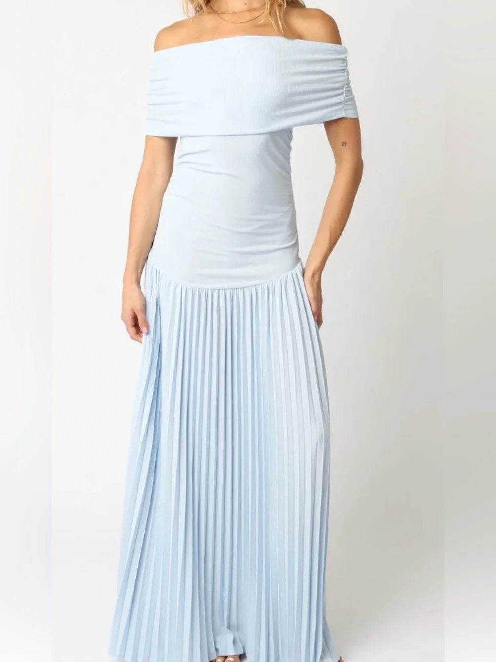 Off-the-Shoulder Pleated Maxi Skirt in Light Blue